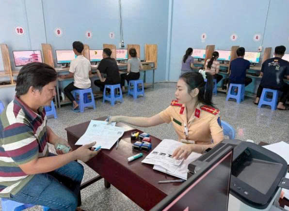 Thi Mô Phỏng Tại Trường Đào Tạo Và Sát Hạch Lái Xe Chiến Thắng Tiền Giang